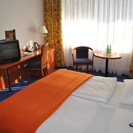 City Partner Amadeo Hotel 3*
