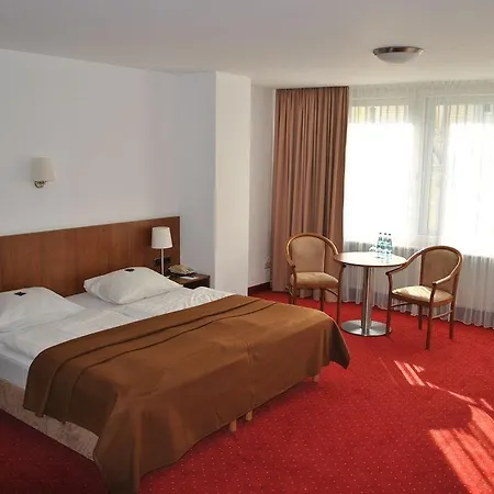 City Partner Amadeo Hotel 3*
